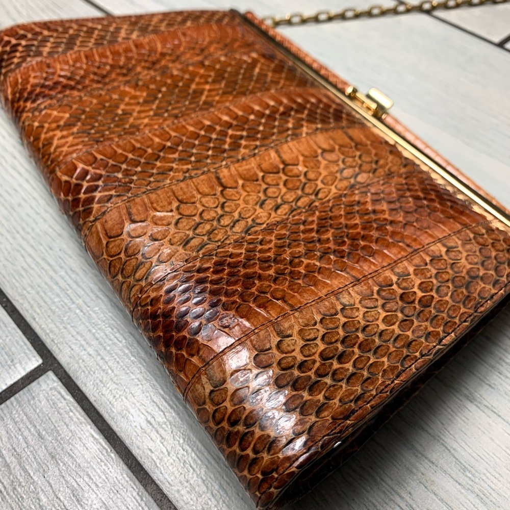 Very Vintage Tan Brown Snakeskin Gold Chain Clutch - Picture 6 of 8
